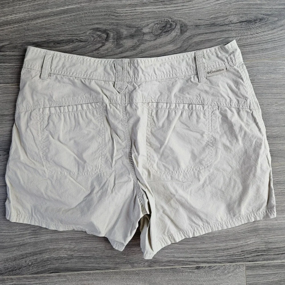 Columbia Womens Beige Ripstop Cotton Cargo Utility Hiking Shorts Size 12
